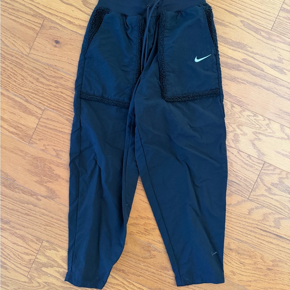 Nike Black Joggers with White Swoosh Sherpa Pocket Design Lining Small S